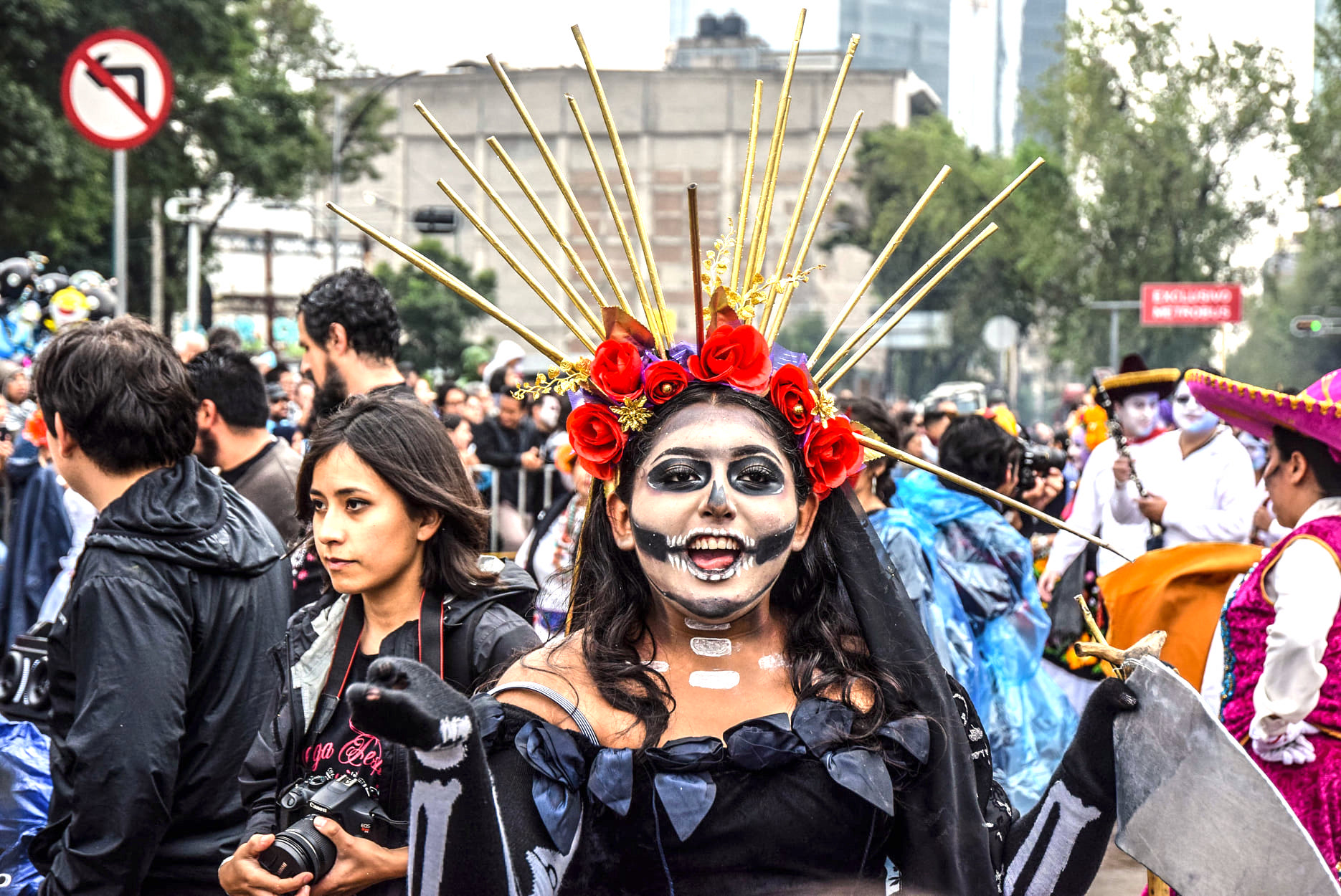墨西哥亡靈節｜用繽紛色彩和歡樂氣氛紀念死亡，不要遺忘！